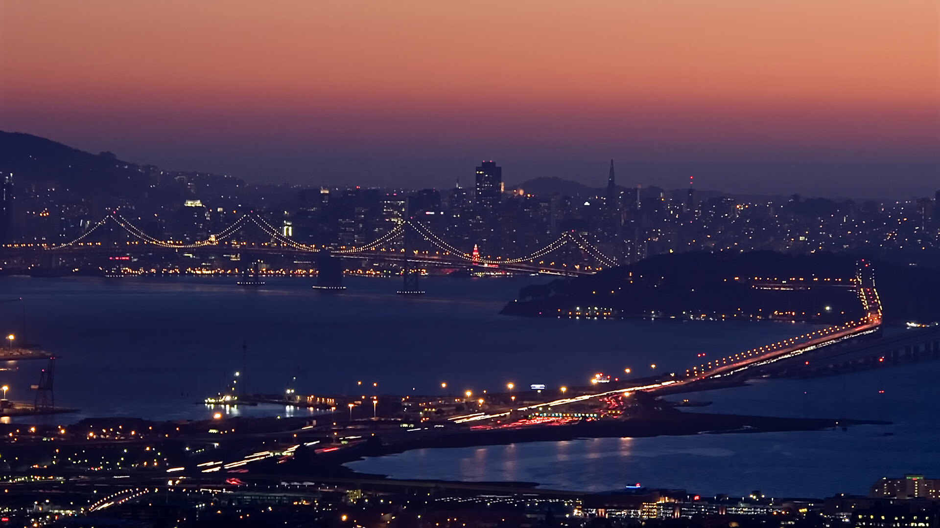 “青岛队主场迎战劲敌，现场气氛火爆”，青岛队主场在哪