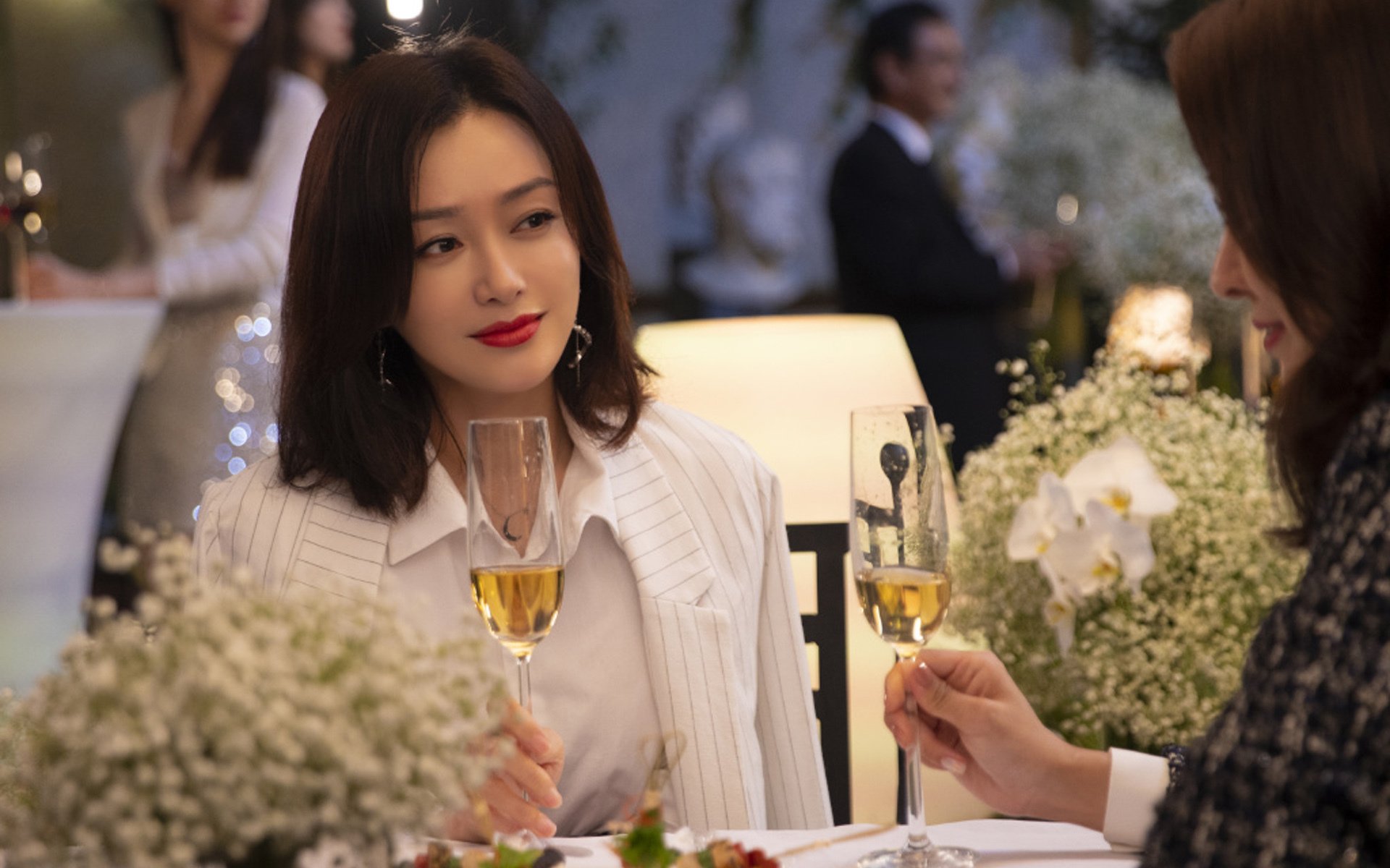 冬季雪地抢椅子赛，趣味横生的冰雪运动